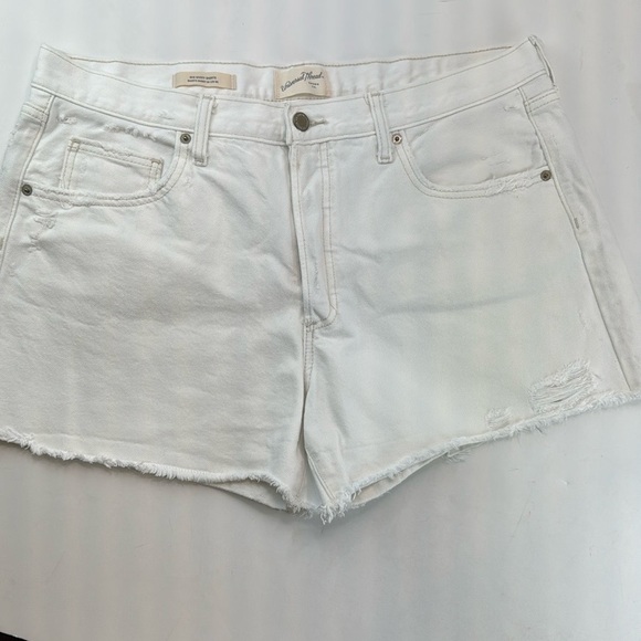 Universal Thread 90s Baggy Jean shorts White Distressed Size 14 - Picture 3 of 14